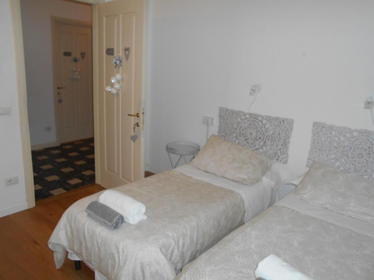 Guesthouse Viale แบร์กาโม ภายนอก รูปภาพ